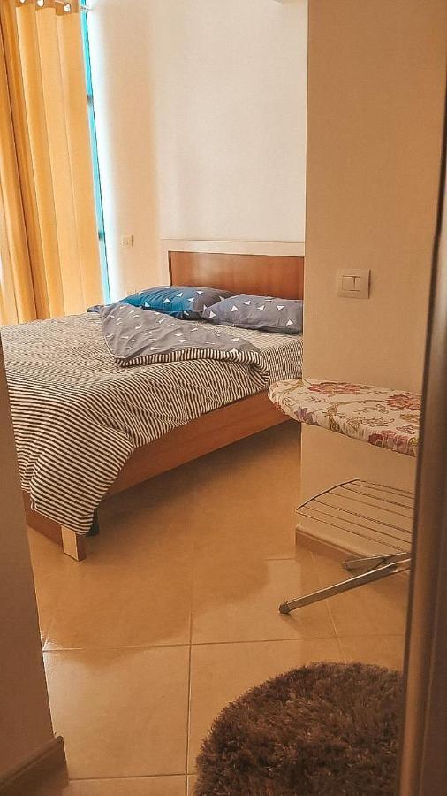 Mimi'S Beach Apartment Влёра Экстерьер фото