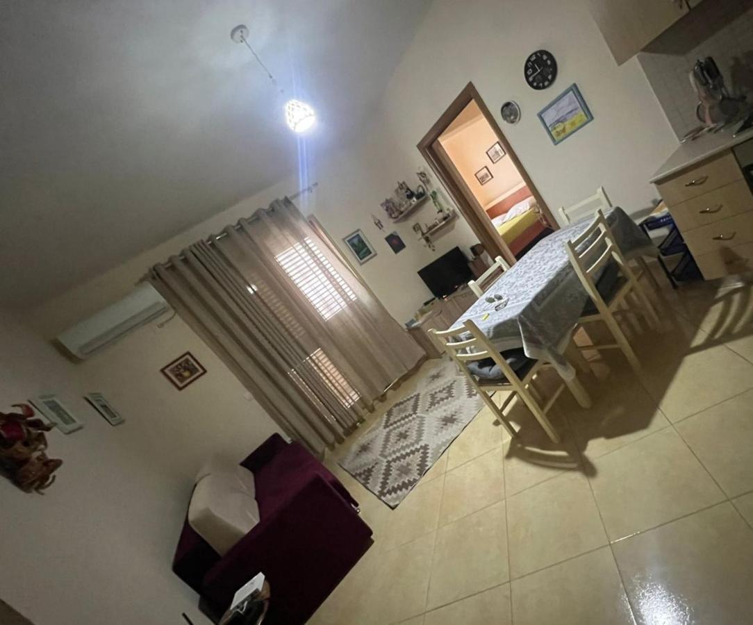 Mimi'S Beach Apartment Влёра Экстерьер фото