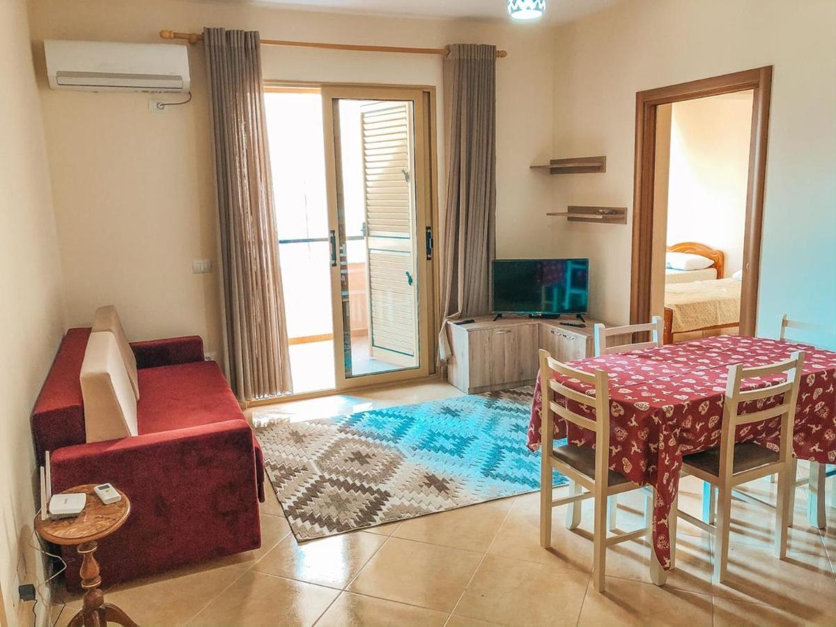Mimi'S Beach Apartment Влёра Экстерьер фото